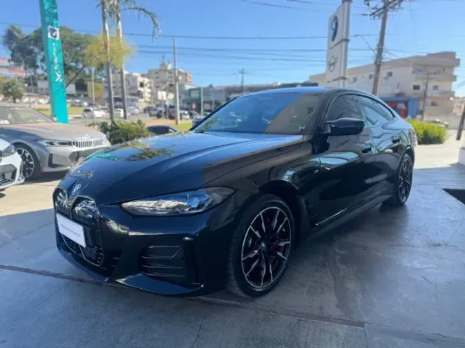 BMW i4 M50 (elétrico) 2024