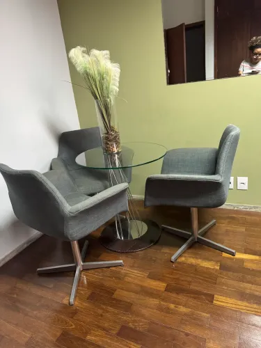 Mesa com 3 cadeiras
