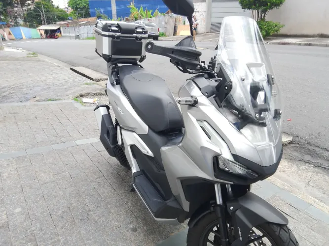 Honda ADV 160 raridade