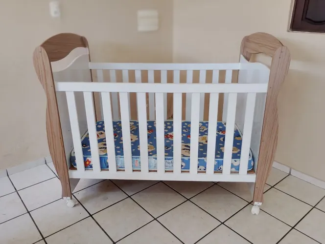 Berço e Mini Cama Branco e Amêndoa Peroba