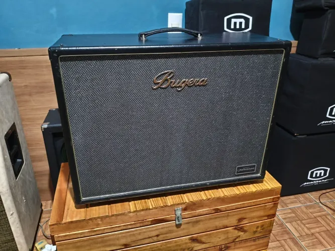 Caixa 2x12 guitarra bugera