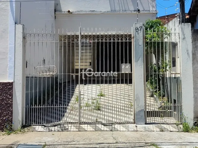 Casa à venda na Vila Canevari, Cruzeiro