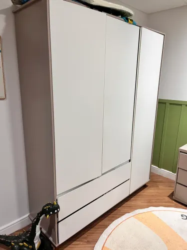 Guarda-Roupa/ Cômoda/ Berço Americano - QUARTO INFANTIL COMPLETO