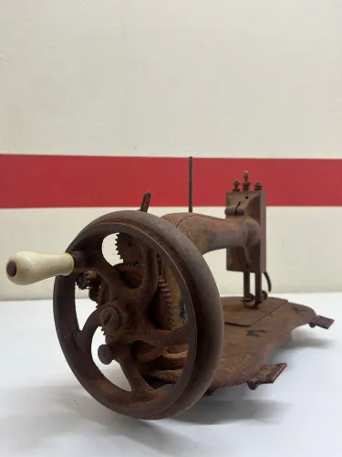 Máquina De Costura Antiga de 1890 Clemens Muller Made In Germany - Alemã