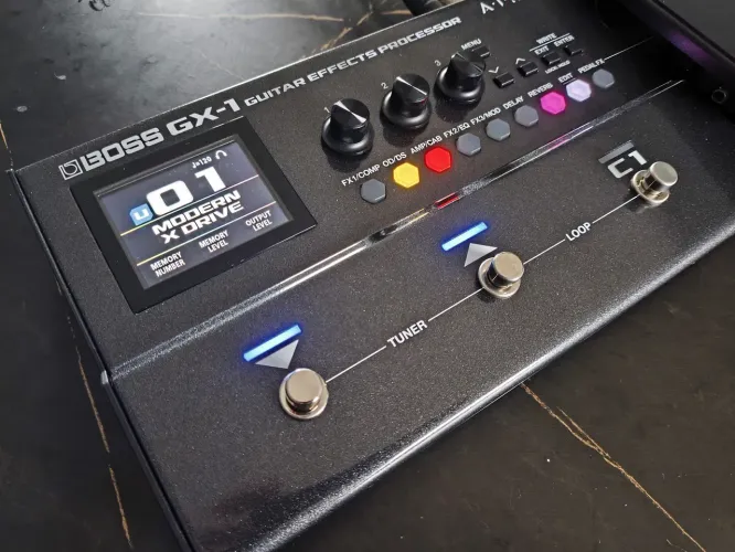 Pedaleira Boss gx1