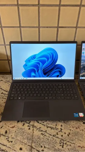 Notebook Dell Inspiron 3520 - i7 12th
