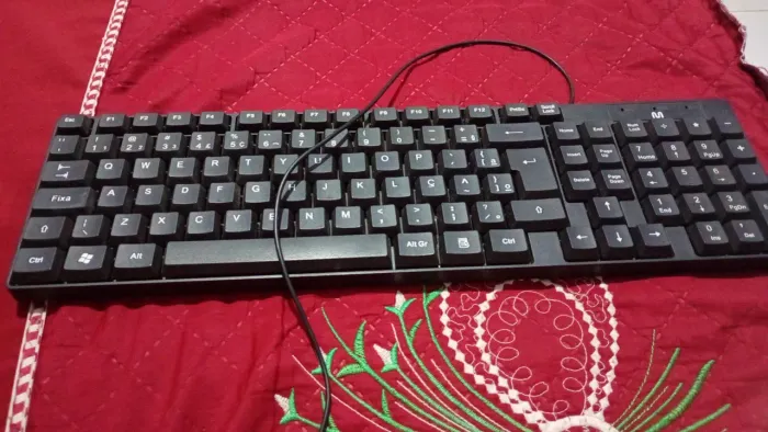 Teclado USB usado em perfeito estado