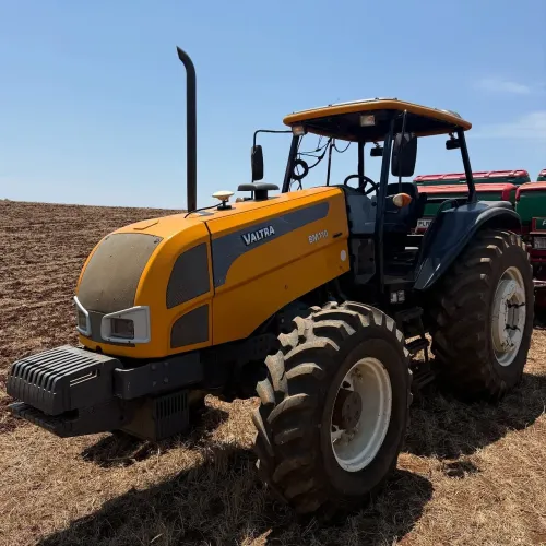 TRATOR VALTRA