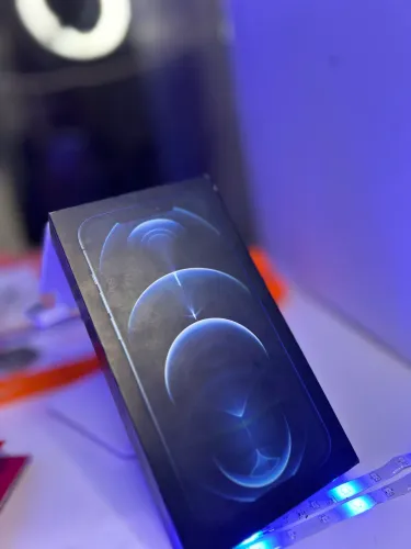 iPhone 12 Pro Max cinza, lacrado 