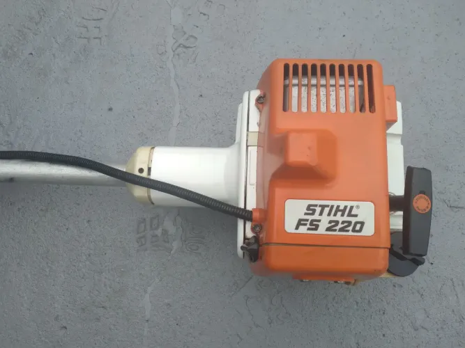 ROÇADEIRA STIHL FS 220 (ORIGINAL)