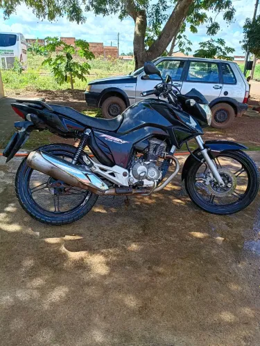 Fan 160 2016 no jeito de pegar e andar