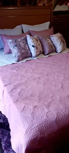 Cama casal Queen com o colchão 