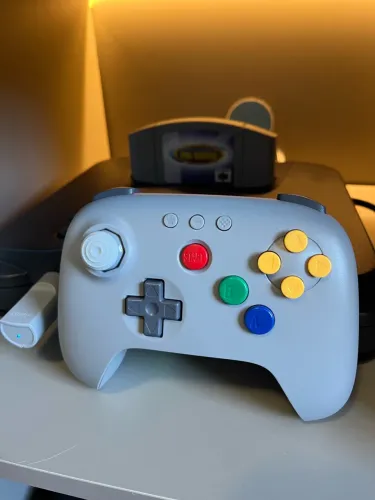 ? CONTROLE 8BITDO 64 2.4G WIRELESS - NOVO NA CAIXA!
