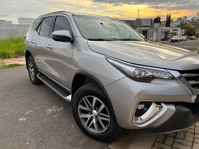 Toyota Hilux SW4 SRX 4X4 2.8 TDI 16V Dies. Aut. 2020