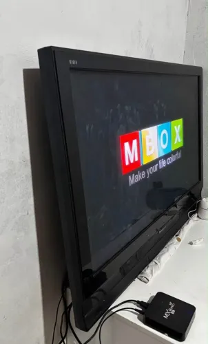 tv 43 polegadas em ótimo estado!! Não é smart!!