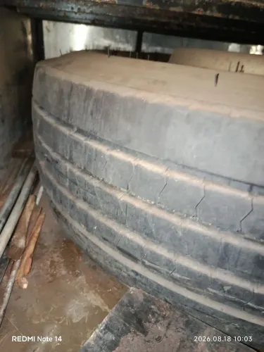 PNEUS 295/80R 22,5