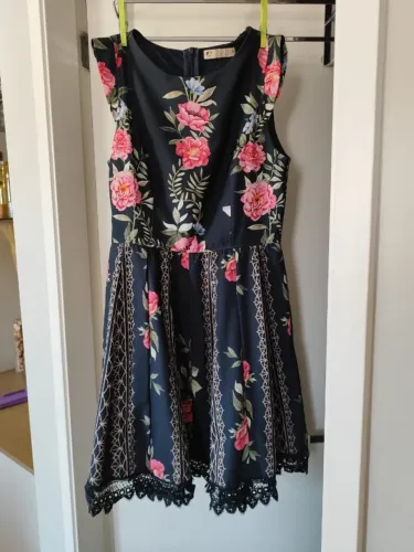 Vestido Antix Curto Floral Estampado Tamanho P - Excelente Estado