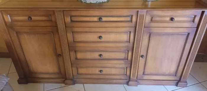 Buffet de madeira