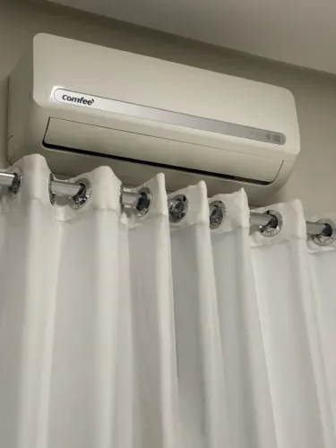 Ar condicionado 9000 btus Confee ( condensadora com barulho)