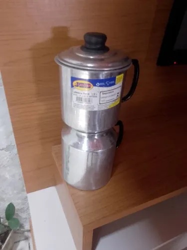 Cafeteira de alumínio