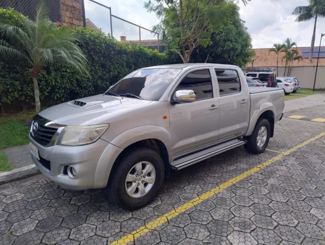 Toyota Hilux CD SR D4-d 4X4 3.0 TDI Dies Aut. 2015