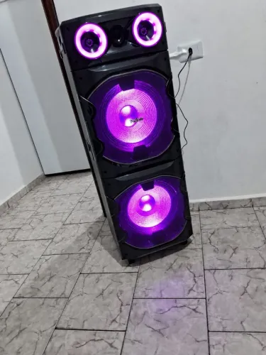 Som torre novo 4 meses de uso