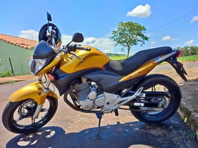  CB 300  A VENDA 