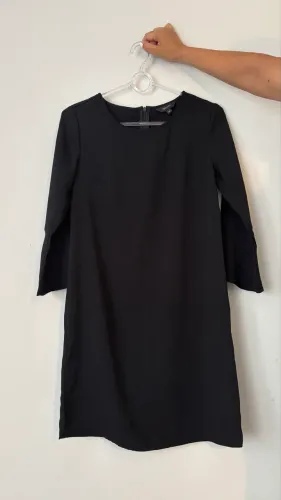 vestido preto alfaiataria manga fluída