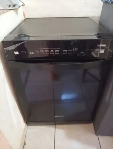 Máquina de lavar louça 14 serviços cor preta