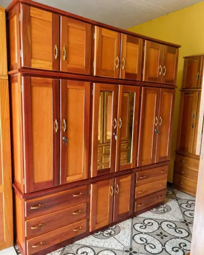 Guarda roupa de casal 6 portas novo madeira maciça - entrega grátis.