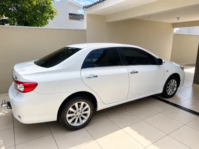 Toyota Corolla Altis 2.0 Flex 16V Aut. 2014