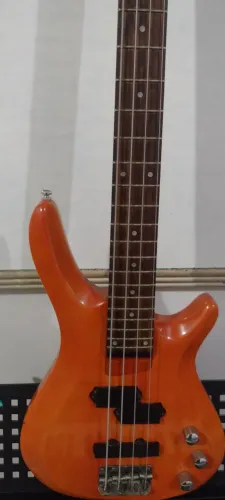 Vende-se se Baixo Groowin USA design Seattle séries ativo  Topstar 4 cordas conservado.