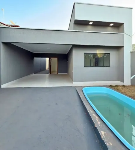 Casa á venda com piscina
