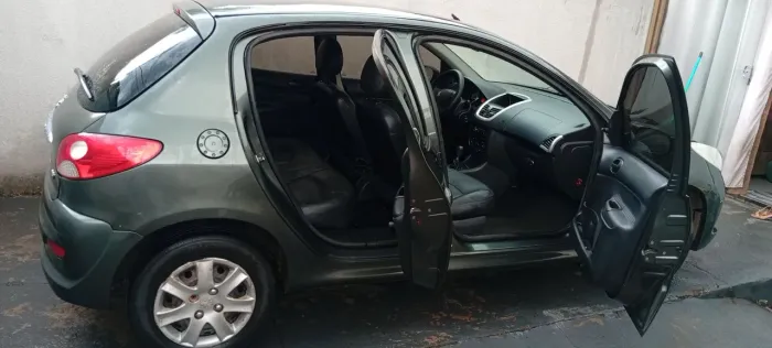Peugeot 207 XR 1.4 Flex 8V 5P 2012