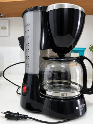 Cafeteira Britânia 27 Xícaras - Grande Capacidade