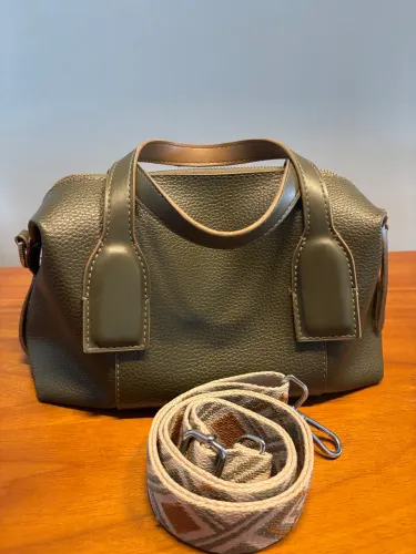 Bolsa Bowling Verde Militar Megan Arezzo