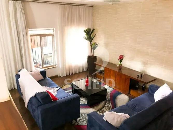 Casa de 240m² com 4 quartos e 3 vagas à venda no Jardim Cidália