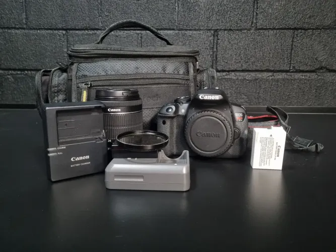 Canon T5i semi-nova