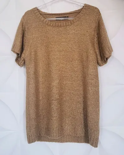 D.E.S.A.P.E.G.A.N.D.O - Blusa Camelo com brilho discreto dourado