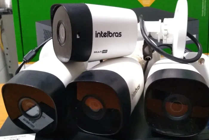 4 Câmeras intelbras usadas 