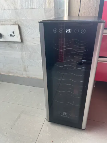 Adega Electrolux 12 garrafas