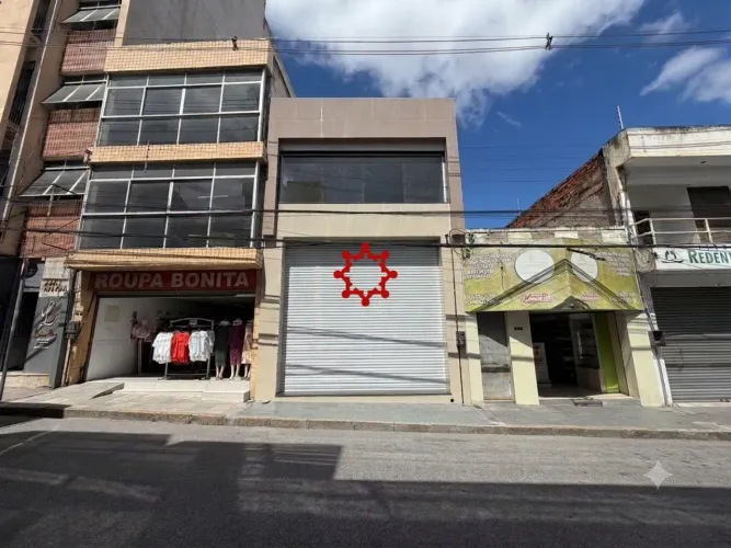 Loja nova no Centro de Caruaru com 180 m2 e Mezanino para locação por R$ 10.000 no bairro