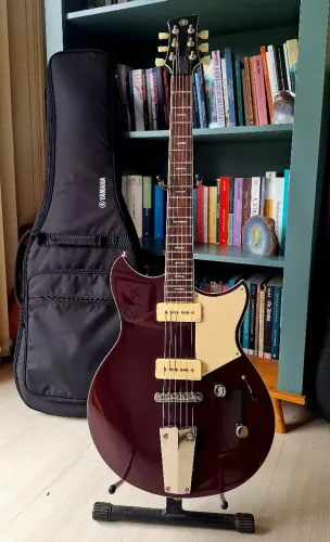 Guitarra Yamaha Revstar RSS02T Hot Merlot SG