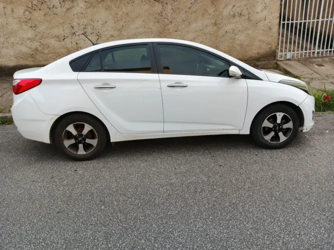 Hyundai HB20S C.style/c.plus1.6 Flex 16V Aut. 4P 2015