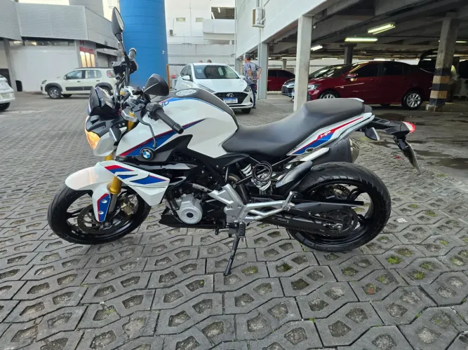 BMW G310 R