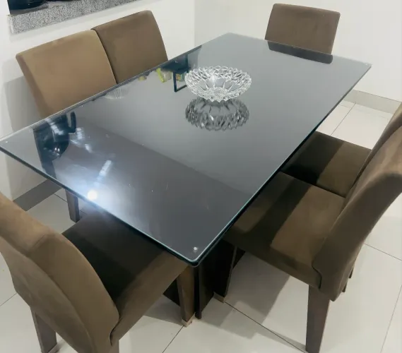 Mesa de Jantar com 6 cadeiras R$1.000