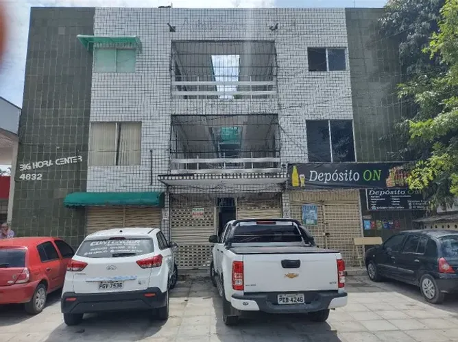 Sala comercial em casa caiada , na avenida principal