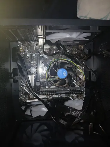Kit Processador Intel i5-10400 + Placa-Mãe ASUS H410M-E (Detalhe na placa)