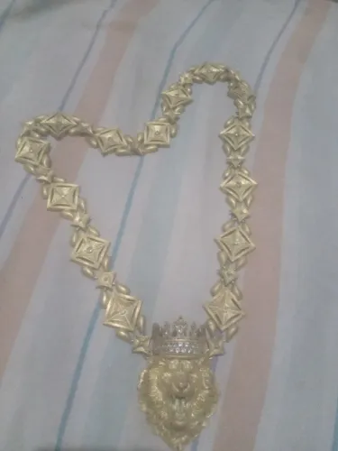 Cordão moeda antiga usado