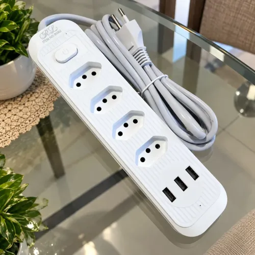 Filtro De Linha Com 4 Tomadas + 3 USB Tamanho Grande